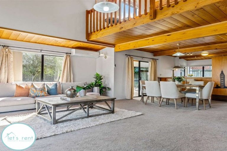 Photo of property in 2/11 Nelson Street, Papakura, 2110