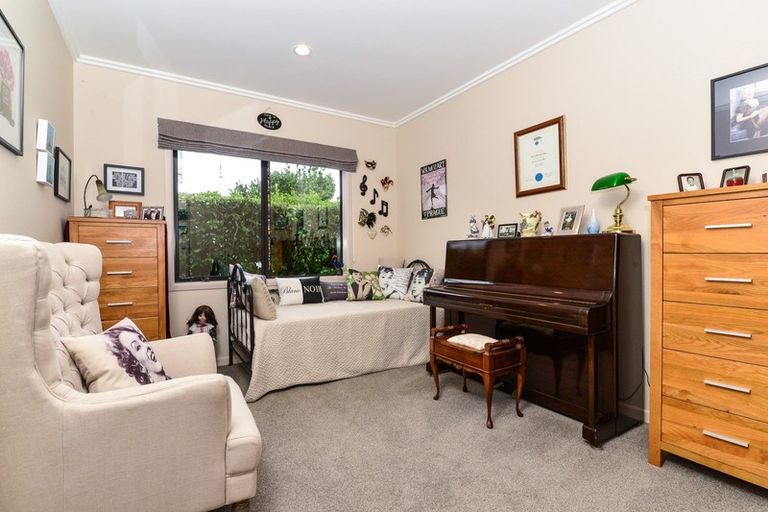 Photo of property in 11 Johnnybro Place, Rototuna North, Hamilton, 3210