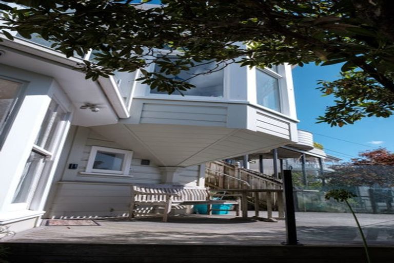 Photo of property in 32 Talavera Terrace, Kelburn, Wellington, 6012