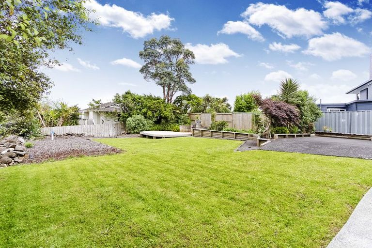 Photo of property in 79a Hobsonville Road, West Harbour, Auckland, 0618