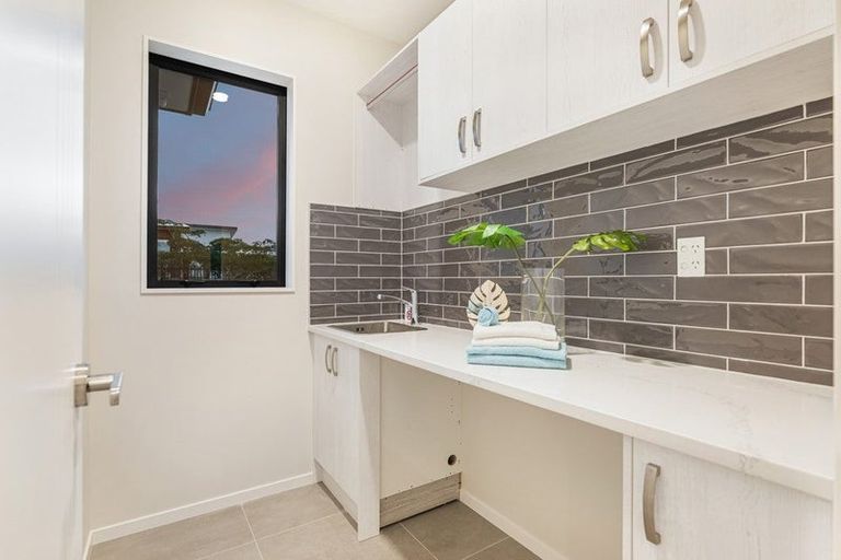 Photo of property in 84 Maurice Kelly Road, Wainui, 0932