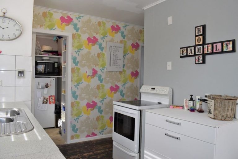 Photo of property in 37 Matene Street, Otaki, 5512