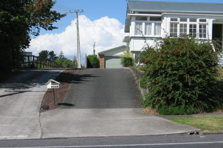 Photo of property in 116a Hutchinson Avenue, New Lynn, Auckland, 0600