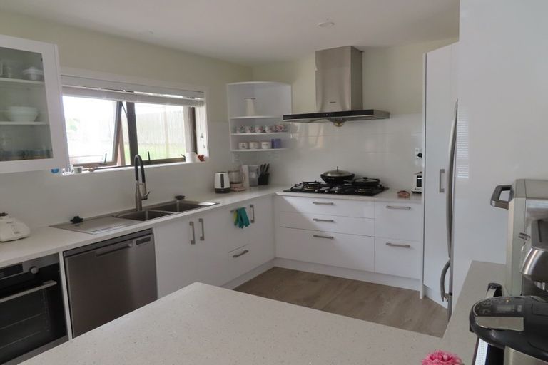 Photo of property in 29 Lastel Place, Shelly Park, Auckland, 2014