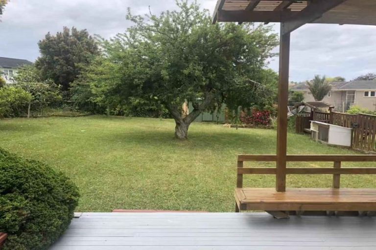 Photo of property in 25 Sorrel Crescent, Bucklands Beach, Auckland, 2012