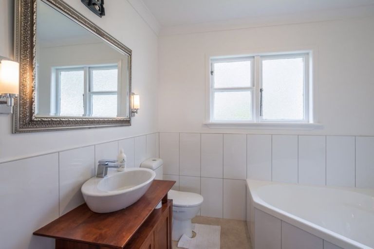 Photo of property in 105 Poplar Avenue, Raumati South, Paraparaumu, 5032