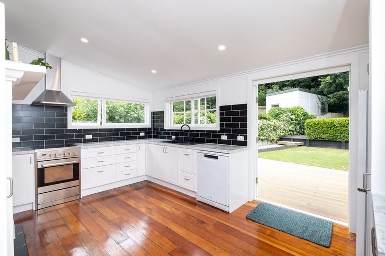 Photo of property in 107 Shakespeare Road, Bluff Hill, Napier, 4110