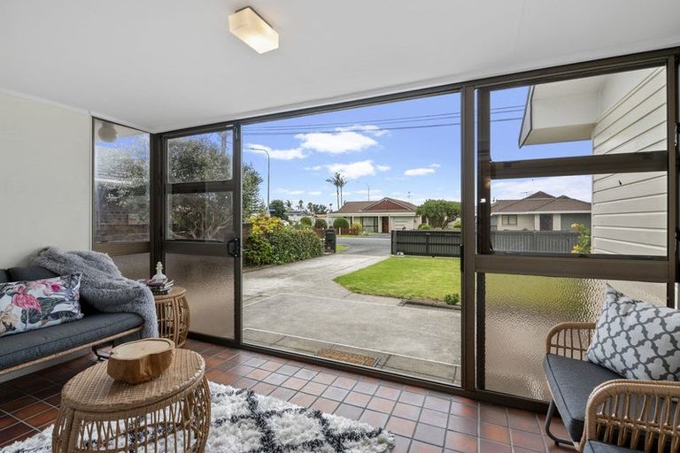 Photo of property in 48 Edward Avenue, Orewa, 0931