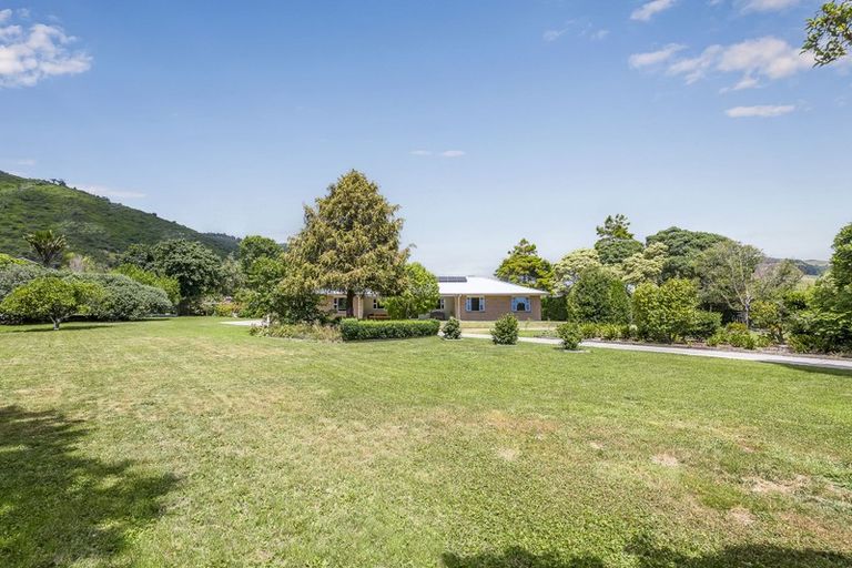 Photo of property in 3-9 Seddon Street, Waikanae, 5036