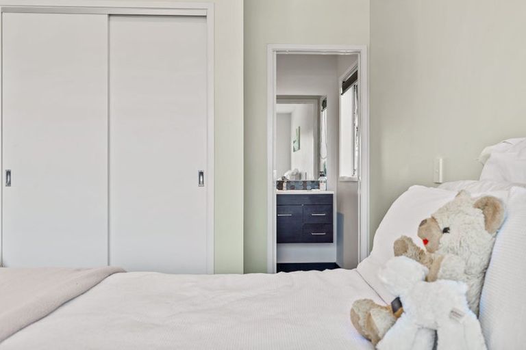 Photo of property in 48 Accolage Boulevard, Kumeu, 0810