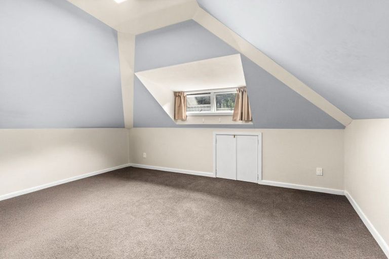 Photo of property in 2 Main Street, Hospital Hill, Napier, 4110