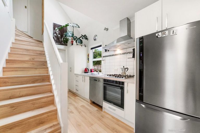 Photo of property in 9a Seine Street, Island Bay, Wellington, 6023