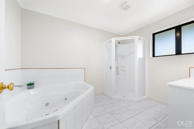 Photo of property in 63 Kirton Drive, Riverstone Terraces, Upper Hutt, 5018