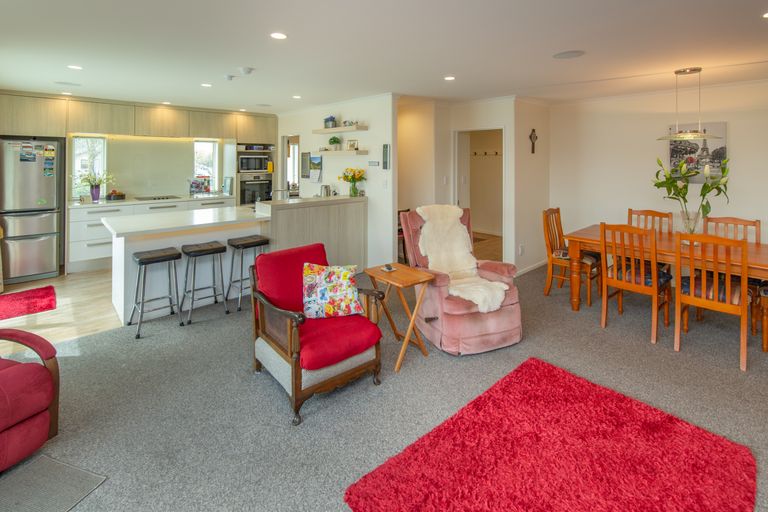 Photo of property in 55 Oakwood Drive, Rangiora, 7400