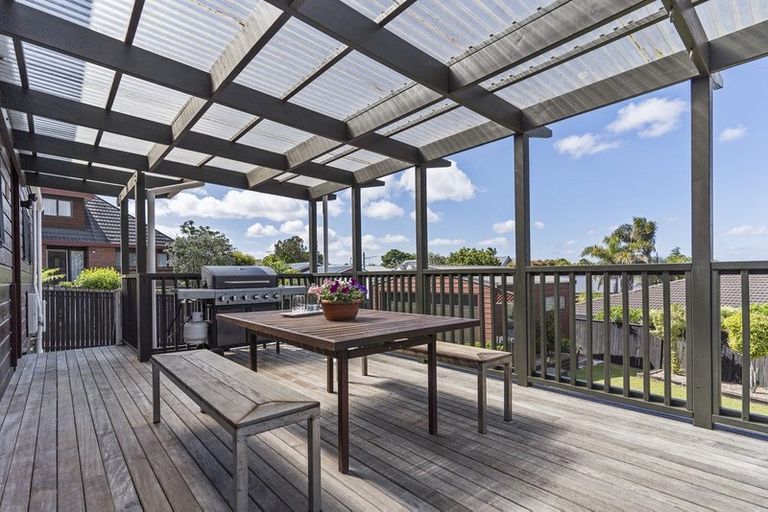 Photo of property in 6 Channing Crescent, Botany Downs, Auckland, 2010