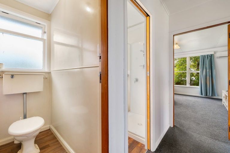 Photo of property in 21 Crewe Crescent, Hokowhitu, Palmerston North, 4410