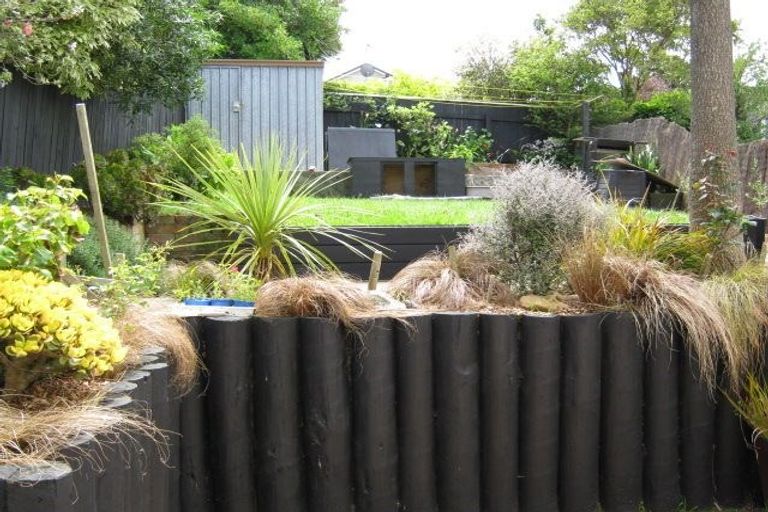 Photo of property in 24 Rolleston Street, Mount Cook, Wellington, 6021