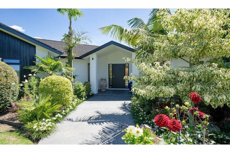 Photo of property in 10 Cochrane Drive, Kerikeri, 0230