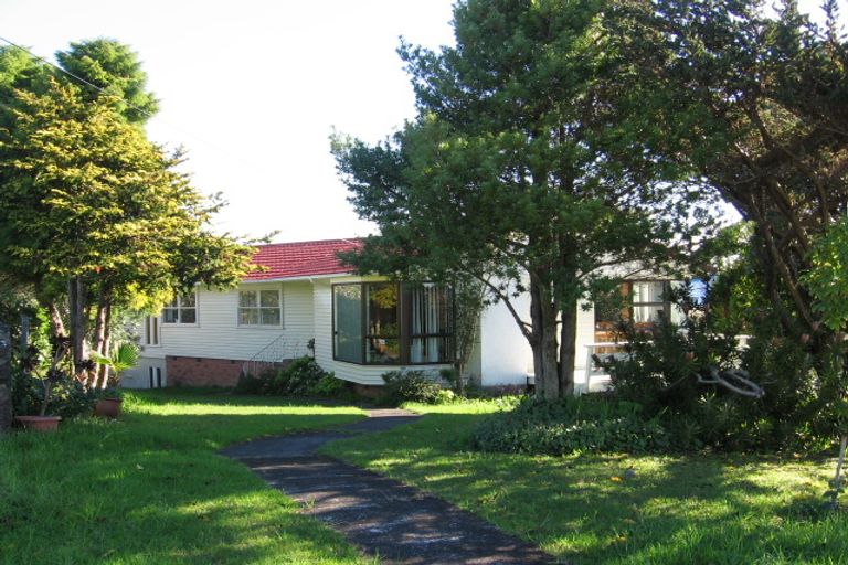 Photo of property in 120 Flanshaw Road, Te Atatu South, Auckland, 0610
