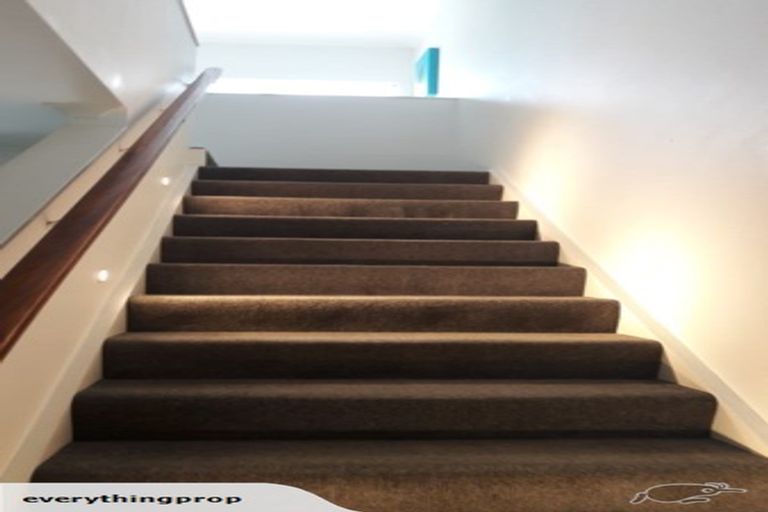 Photo of property in 83 Dignan Street, Point Chevalier, Auckland, 1022