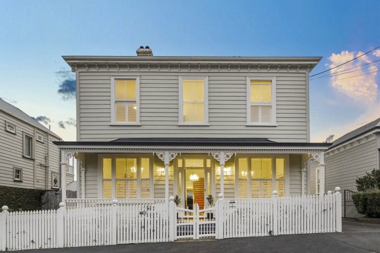 Photo of property in 3 Kerr Street, Devonport, Auckland, 0624