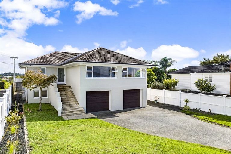 Photo of property in 130 Aberdeen Road, Campbells Bay, Auckland, 0620