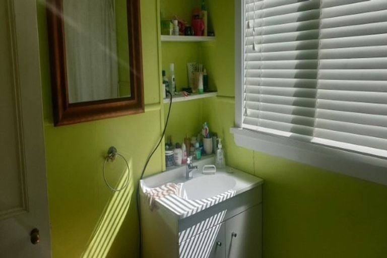 Photo of property in 215 Pomona Street, Strathern, Invercargill, 9812