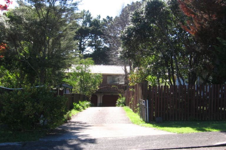 Photo of property in 21 Onedin Place, Titirangi, Auckland, 0604