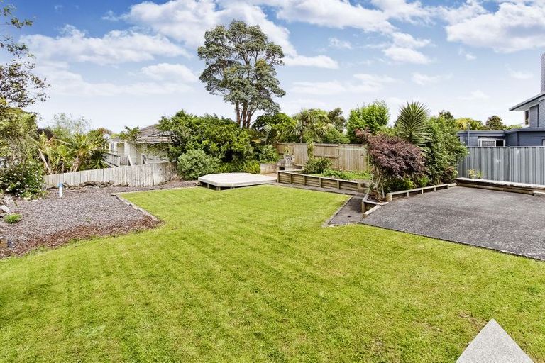 Photo of property in 79a Hobsonville Road, West Harbour, Auckland, 0618
