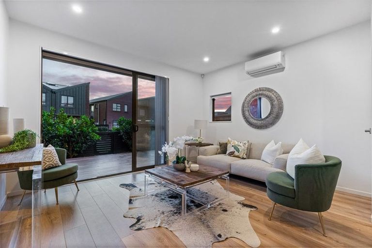 Photo of property in 6 Whakatere Lane, Hobsonville, Auckland, 0616