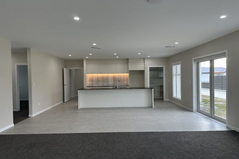 Photo of property in 11 Cassin Place, Taradale, Napier, 4112