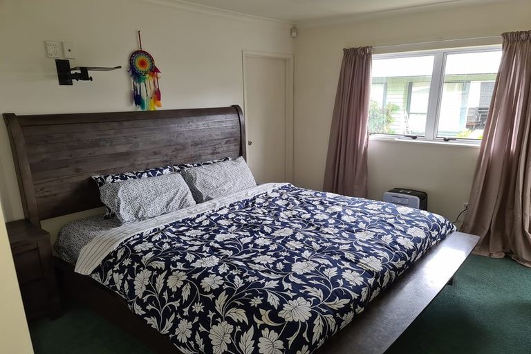 Photo of property in 2/13 Teviot Place, Totara Vale, Auckland, 0629