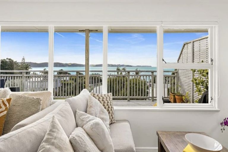 Photo of property in 6a Piccadilly Circus, Snells Beach, 0920