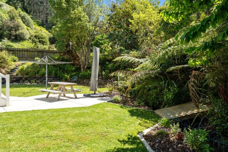 Photo of property in 32 Main Road, Havelock, 7100