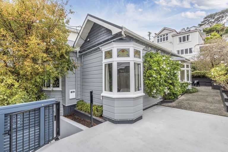 Photo of property in 26 Hawker Street, Mount Victoria, Wellington, 6011