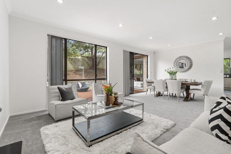 Photo of property in 9 Corricvale Way, Northcross, Auckland, 0632