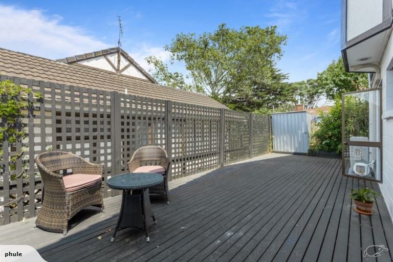 Photo of property in 1/126 Carlisle Road, Browns Bay, Auckland, 0632