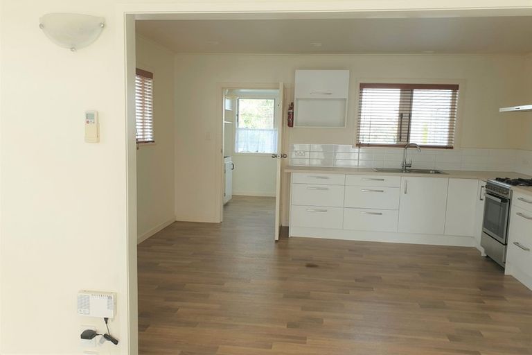 Photo of property in 302 Rangatira Road, Beach Haven, Auckland, 0626