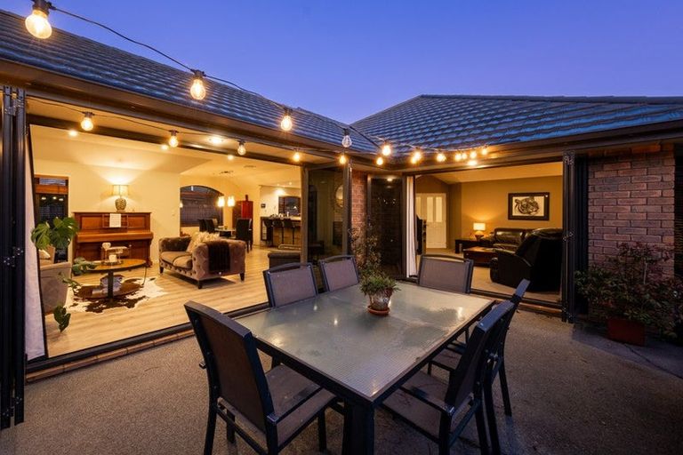 Photo of property in 17 Evergreen Place, Parklands, Christchurch, 8083