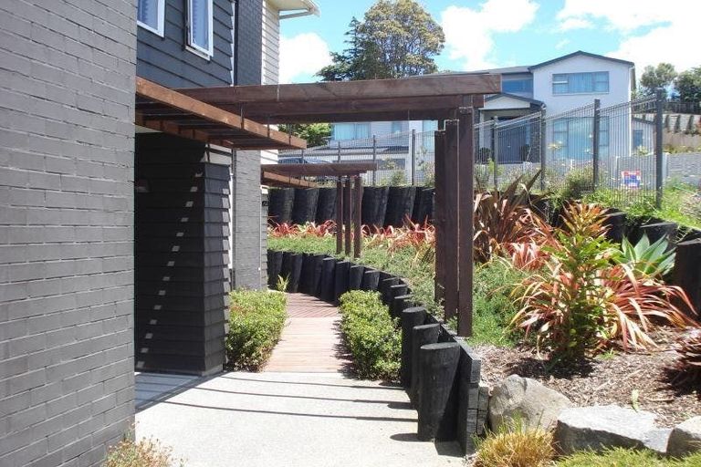 Photo of property in 19 Leburn Crescent, Flat Bush, Auckland, 2016