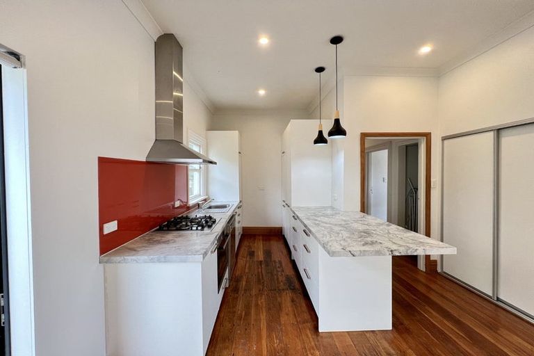 Photo of property in 53 Sutherland Road, Melrose, Wellington, 6023