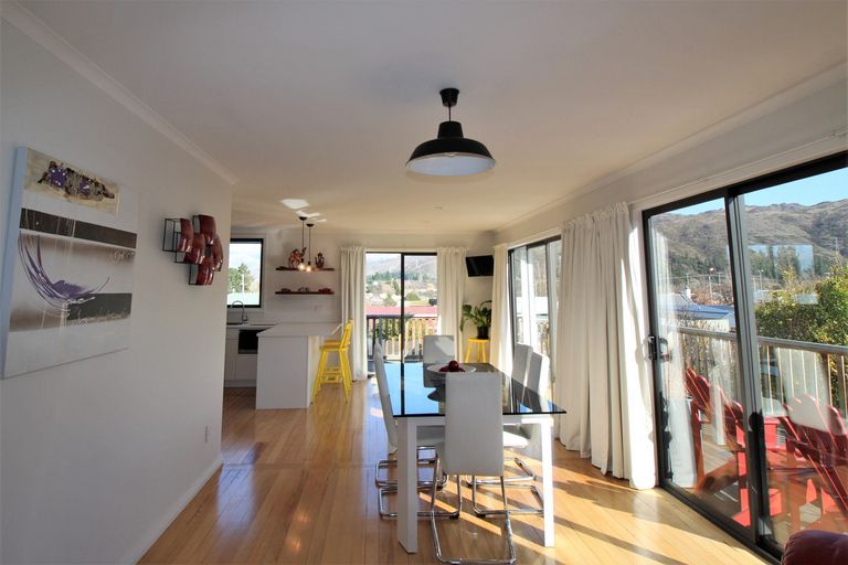 Photo of property in 37 Newcastle Street, Clyde, 9330