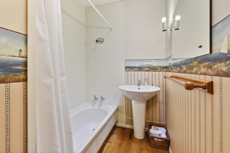 Photo of property in 16 Bilkey Avenue, Pukekohe, 2120