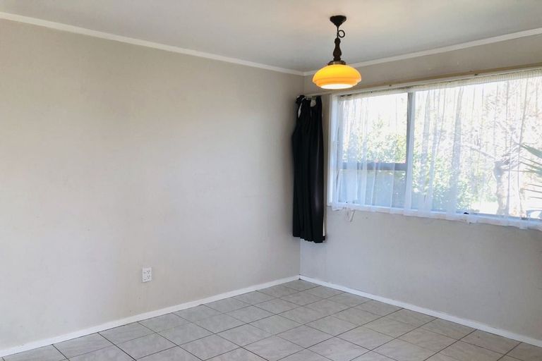 Photo of property in 28 Maugham Drive, Bucklands Beach, Auckland, 2014