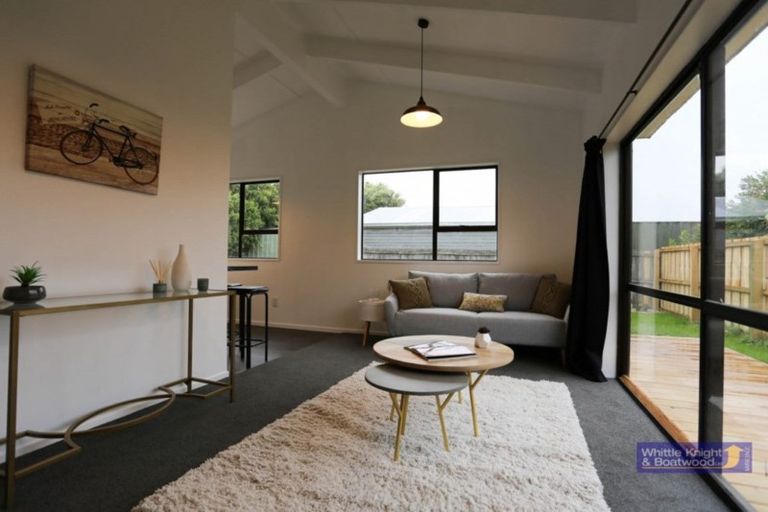 Photo of property in 2/92c Englefield Road, Northwood, Christchurch, 8051