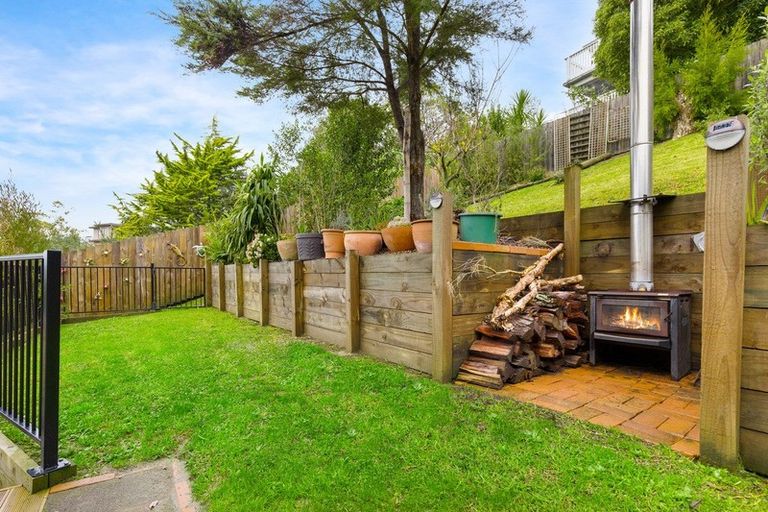 Photo of property in 9 Dee Place, Torbay, Auckland, 0630