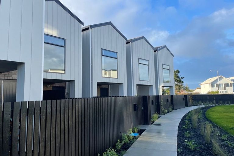 Photo of property in 9 Tima Lane, Mangere Bridge, Auckland, 2022