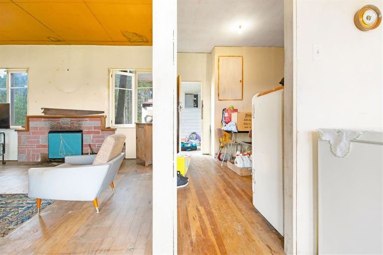 Photo of property in 340 Henderson Valley Road, Henderson Valley, Auckland, 0612