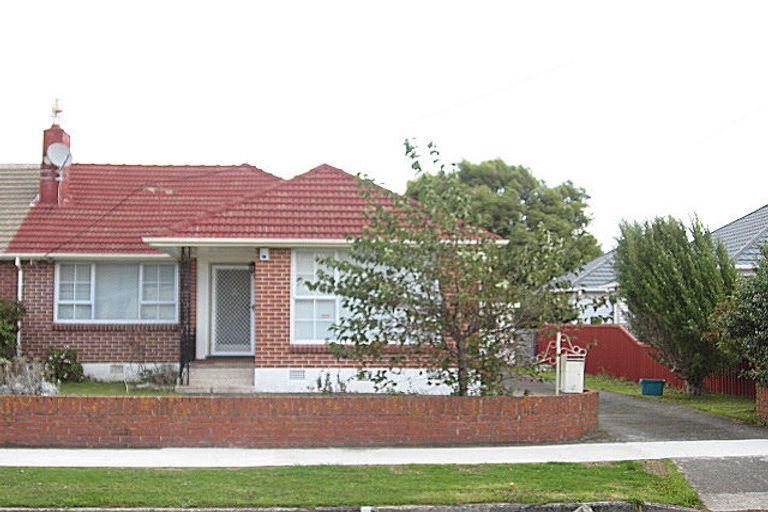 Photo of property in 60 Dyer Street, Epuni, Lower Hutt, 5011