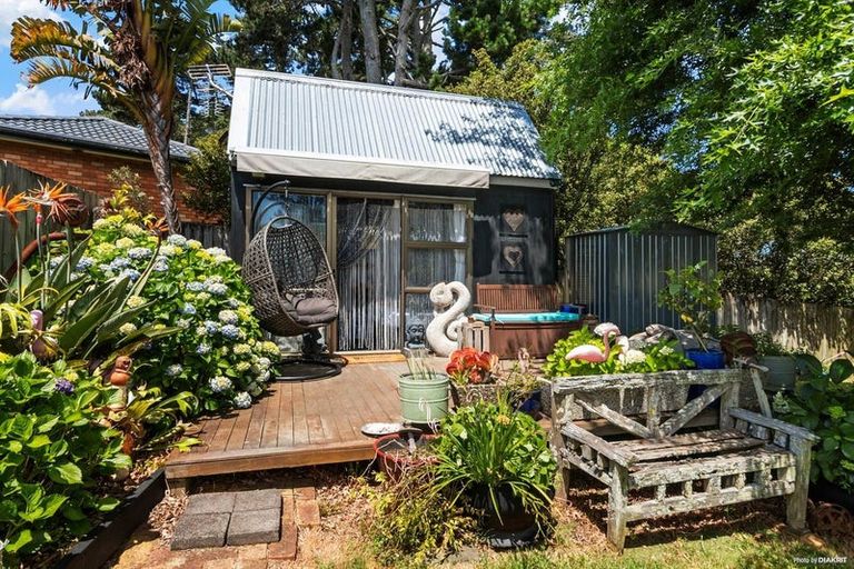 Photo of property in 64 Glenbervie Crescent, Massey, Auckland, 0614